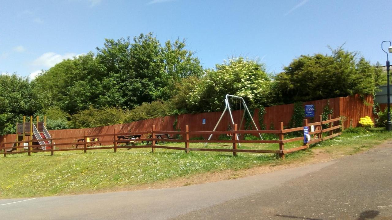 Waterside Holiday Park Hotel Goodrington Exterior photo